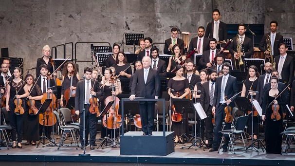 Konzert West-Eastern Divan Orchestra mit Dirigent Daniel Barenboim in der Waldbuehne in Berlin 2018 | Bild: picture-alliance/dpa