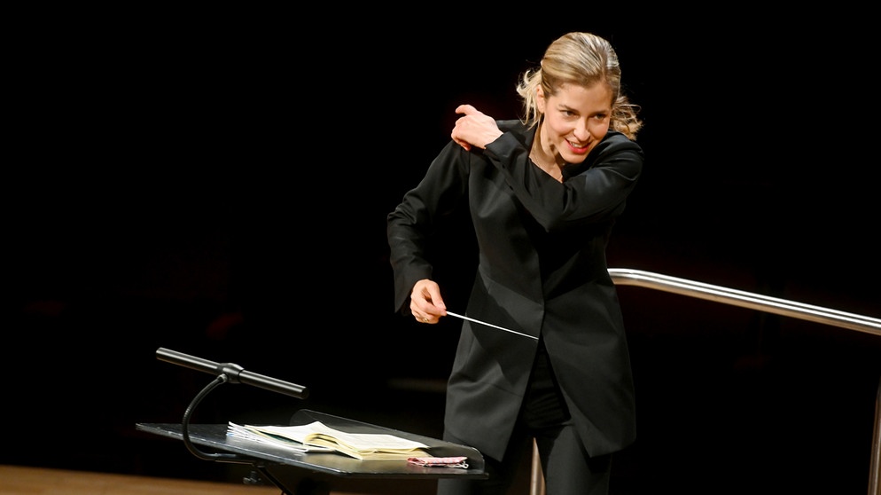 Münchner Philharmoniker: Karina Canellakis Dirigiert Beethoven Und ...