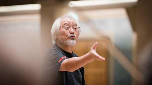 Dirigent  Masaaki Suzuki bei einer Probe mit dem Symphonieorchester des Bayerischen Rundfunks 2018 | Bild: © Peter Meisel