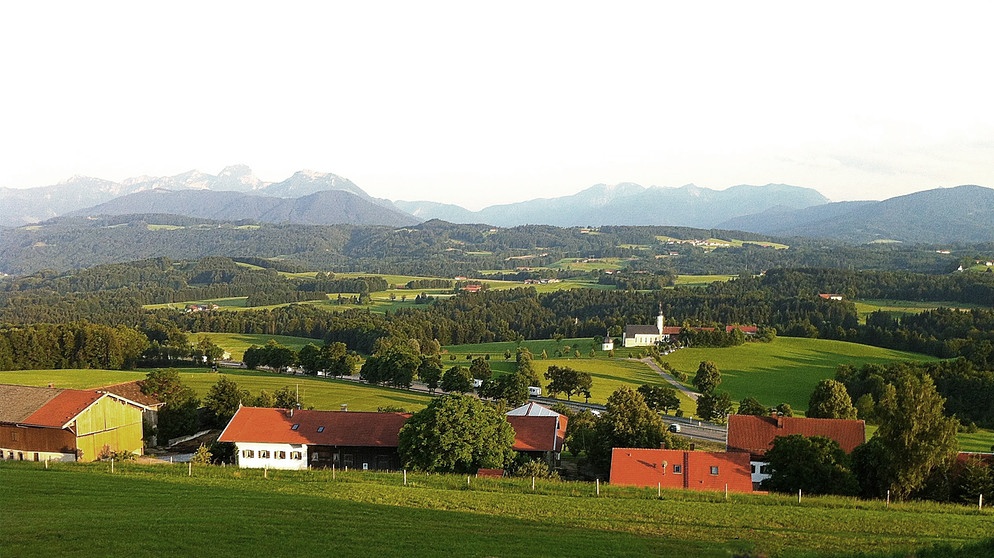 Autobahngeschichten - Bauernhöfe am Irschenberg | Bildquelle: BR