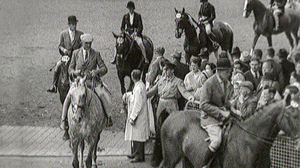 Die Dokumentarfilmerin Margit Wagner besuchte 1962 im Auftrag des Bayerischen Rundfunks die Dublin-Horse-Show in Irland, eine Veranstaltung, die bis heute existiert und in der Welt des Reitsports weit über Irland hinaus berühmt ist. | Bildquelle: BR