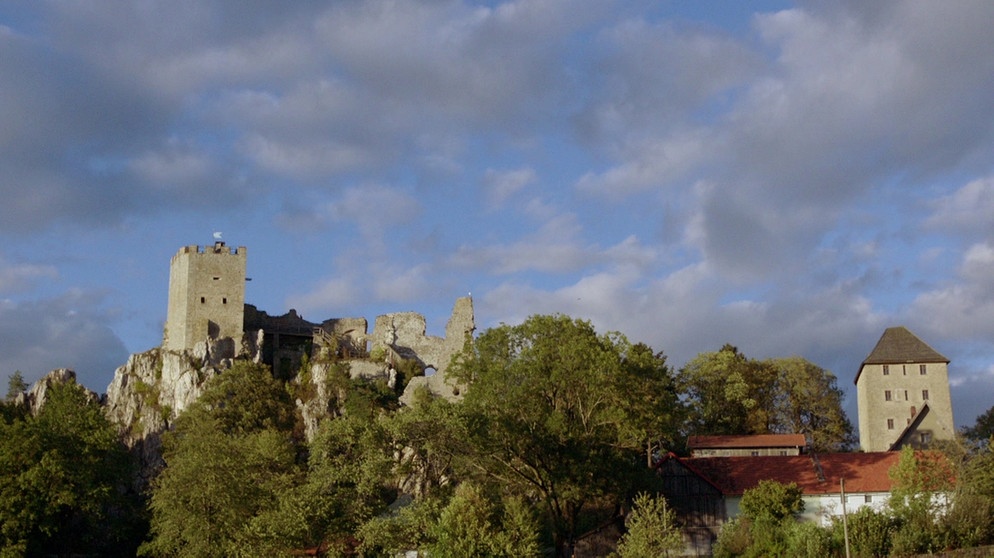 Der baltische Dichter Siegfried von Vegesack, hat den Großteil seines Lebens auf dem Pfahl gewohnt, in einem Turm bei der Burgruine Weißenstein. | Bildquelle: BR