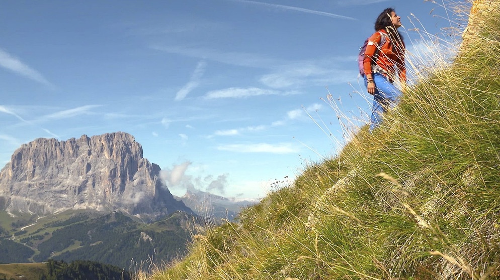 Er ist das Tor zum Süden: der Brenner. Hinter dem Alpenpass beginnt der Traum von Italien. Südtirol ist die nördlichste Provinz des Landes. Das Tal zwischen Brenner und Bozen ist seit jeher Durchgangsland, flankiert von zahlreichen Burgen. Bild: Tamara Lunger, Extrembergsteigerin. | Bildquelle: BR/SWR