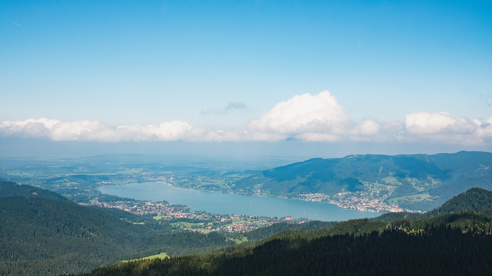 Aussicht auf den Tegernsee. | Bildquelle: BR/Sylvia Bentele