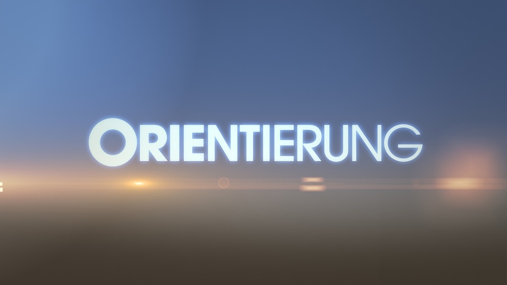 Logo zu "Orientierung - Das Religionsmagazin des ORF". Das wöchentliche ORF-TV-Religionsmagazin "Orientierung", präsentiert von Christoph Riedl-Daser, berichtet über aktuelle Ereignisse im Leben der Religionen, national und international. Besondere Schwerpunkte sind: Berichte über die in Österreich aktiven Religionsgemeinschaften, österreichische Sozial- und Kirchenpolitik, religiöse Tendenzen und Ereignisse in Europa, "Spuren des Religiösen" in einer zusehends säkularisierten westlichen Welt, religiöse Hintergründe der politischen und sozialen Lage in Entwicklungsländern. "Orientierung" bringt in jeder Sendung zahlreiche Berichte, Reportagen und Analysen, gelegentlich ergänzt um Schalt- und Studiogespräche. | Bildquelle: ORF/Günther Pichlkostner