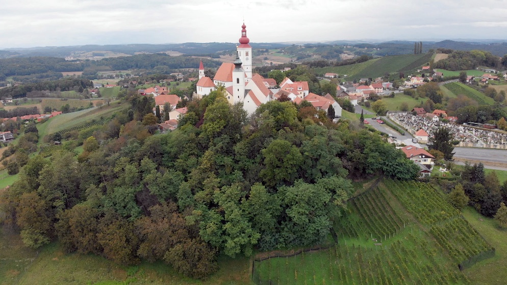 Das steirische Vulkanland rund um die Bezirke Südoststeiermark, Hartberg-Fürstenfeld und Weiz ist eine stark von örtlichen Traditionen geprägte Region. | Bildquelle: ORF/Clever Contents