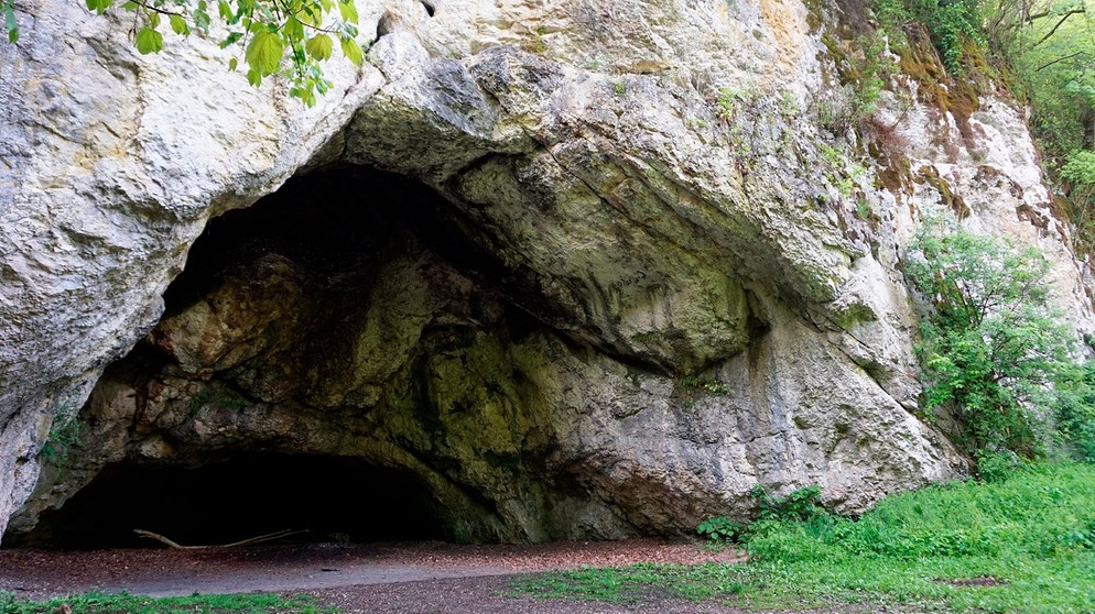 Höhle im Bittelschießer Täle. | Bildquelle: BR/SWR/Jochen Schmid