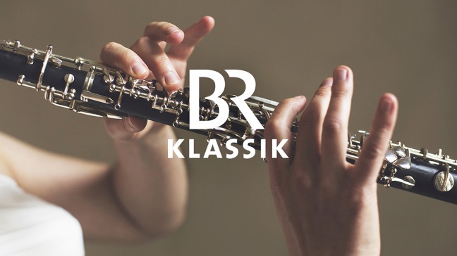 Key Visual/Cover Sendereihenbild mit Typo zu "BR KLASSIK". Opern- und Konzertmitschnitte, Musiker-Porträts, Musik der Gegenwart oder Jazzproduktionen: Es werden Woche für Woche Highlights - nicht nur - der klassischen Musik angeboten. | Bildquelle: BR/Daniel Delang