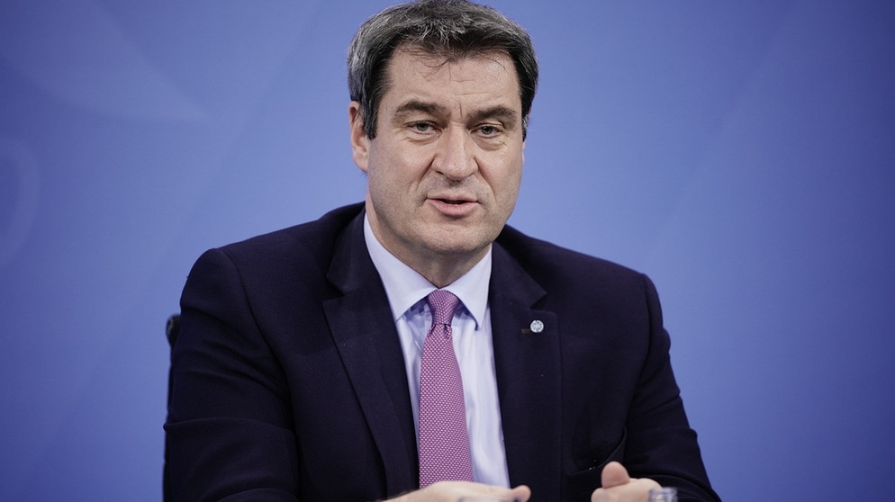 05.01.2021, Berlin: Markus Söder (CSU), Ministerpräsident von Bayern und CSU-Vorsitzender, nimmt an der Pressekonferenz nach den Beratungen von Bund und Ländern über weitere Corona-Maßnahmen teil. In der Ministerpräsidentenkonferenz wurden weitere Regelungen zur Eindämmung der Corona-Pandemie beschlossen. Foto: Michael Kappeler/dpa-pool/dpa +++ dpa-Bildfunk +++ | Bildquelle: dpa-Bildfunk/Michael Kappeler