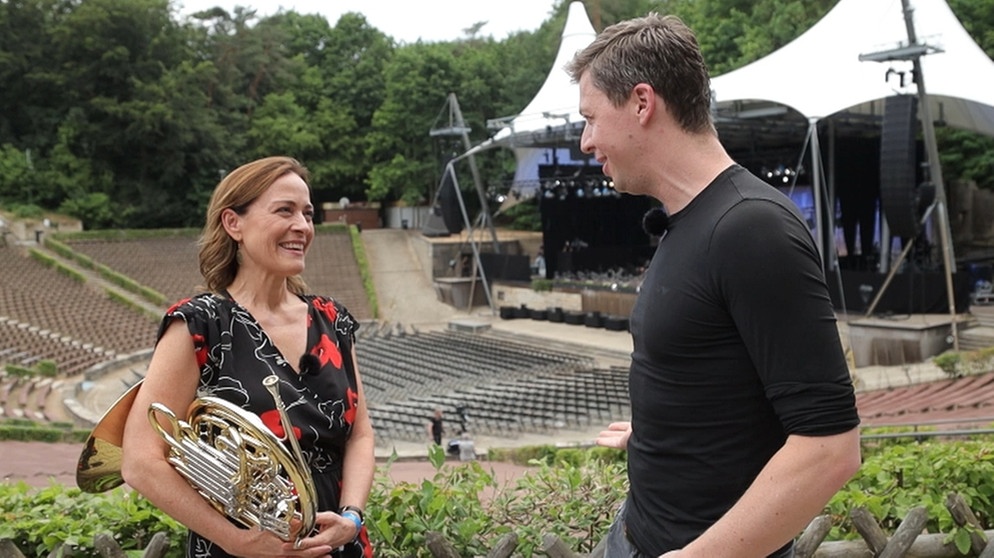 Sarah Willis, Hornistin der Berliner Philharmoniker im Gespräch mit KlickKlack-Moderator Martin Grubinger.
| Bildquelle: BR