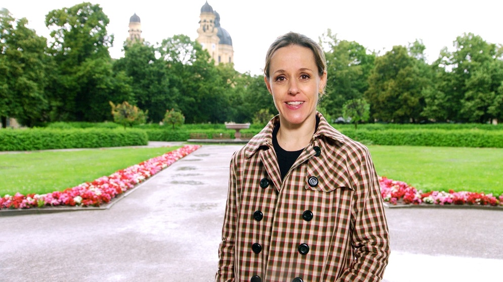 KlickKlack-Moderatorin Sol Gabetta im Hofgarten in München. | Bildquelle: BR