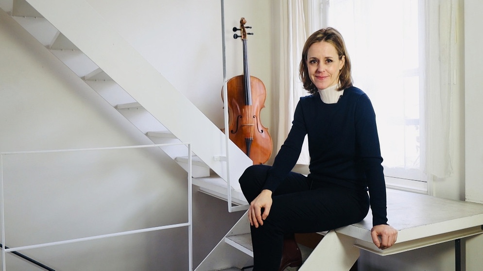 Cellistin und KlickKlack-Moderatorin Sol Gabetta.  | Bildquelle: BR