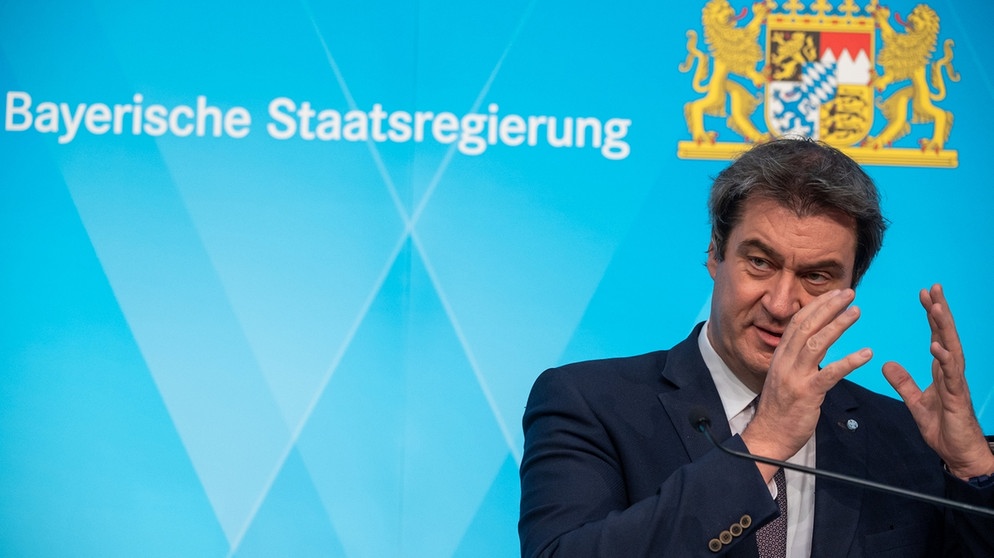 04.03.2021, Bayern, München: Markus Söder (CSU), Ministerpräsident von Bayern, nimmt nach der Sitzung des bayerischen Kabinetts an einer Pressekonferenz teil. Der Ministerrat stimmte zuvor über die Beschlüsse der Ministerpräsidentenkonferenz zum weiteren Vorgehen in der Corona-Pandemie ab. Foto: Peter Kneffel/dpa +++ dpa-Bildfunk +++ | Bildquelle: dpa-Bildfunk/Peter Kneffel