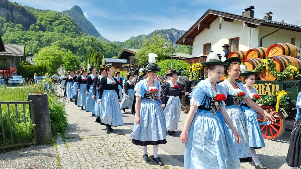 Übers Gwand: Trachtenumzug | Bildquelle: BR