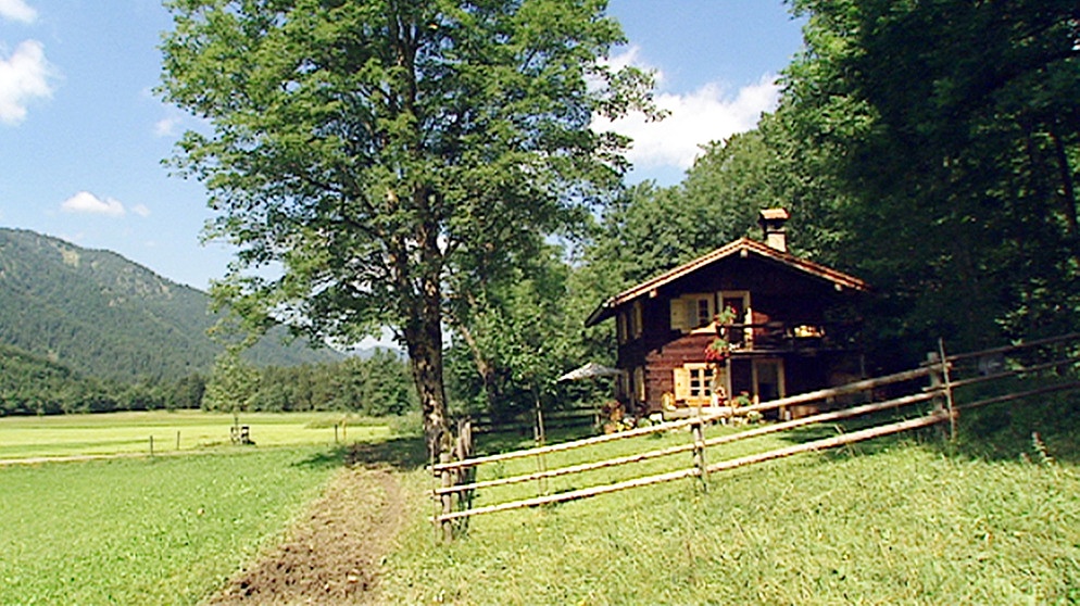 Dieses Haus war ein Amtsgebäude vom Forst, eine Amtshütte. Es gibt noch mehrere Exemplare von diesem Haustyp. | Bildquelle: BR/BR