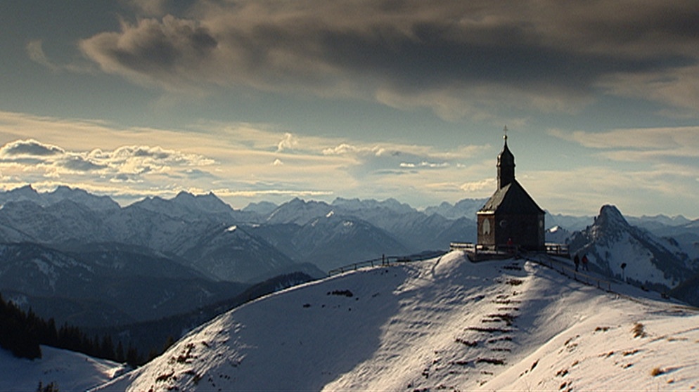 Die Kapelle auf dem Wallberg. | Bildquelle: BR