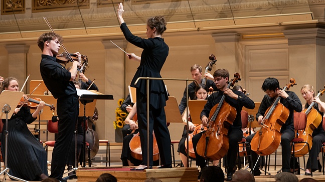 Festival Young Euro Classic Berlin 2024: Ševčík Academy Orchestra (Tschechien); Leitung: Alena Hron; Matteo Hager (Violine), Konzert vom 17.08.2024 im Konzerthaus Berlin | Bildquelle: © Mutesouvenir