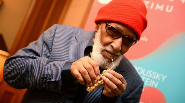 Sonny Rollins im Oktober 2012 in Prag vor einem seiner letzten Konzerte. | Bildquelle: picture-alliance/dpa