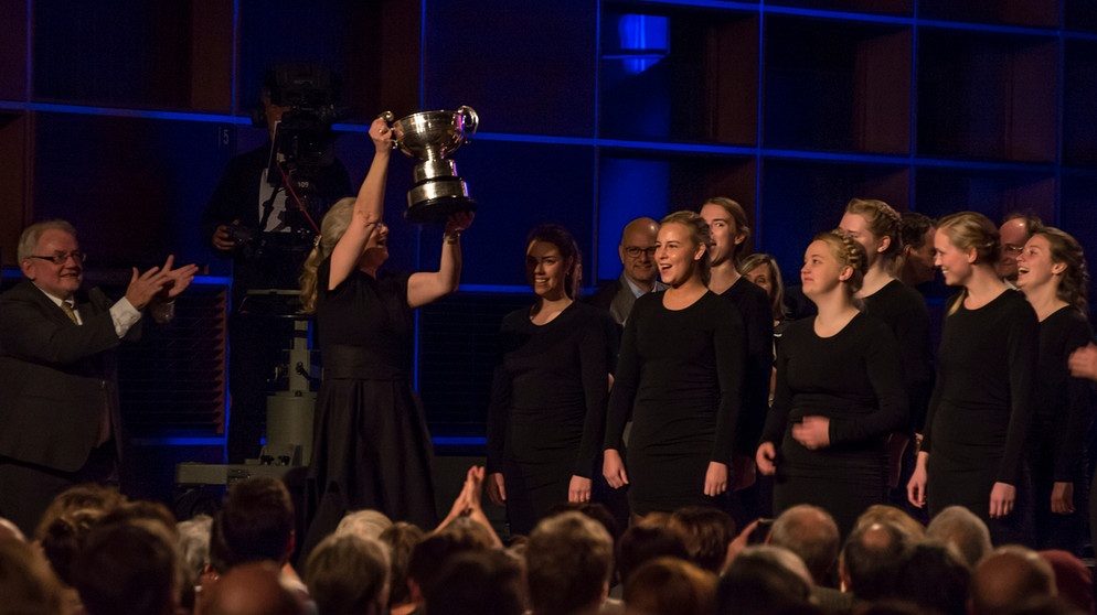 Aarhus Pigekor, Gewinner der Kategorie "Kinder- und Jugendchor" und Hauptpreis "Silver Rose Bowl" | Bildquelle: BR / Philipp Kimmelzwinger