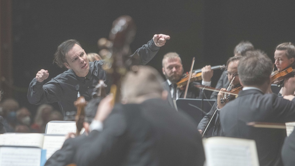 Kritik Der Dirigent  Teodor Currentzis in Salzburg 