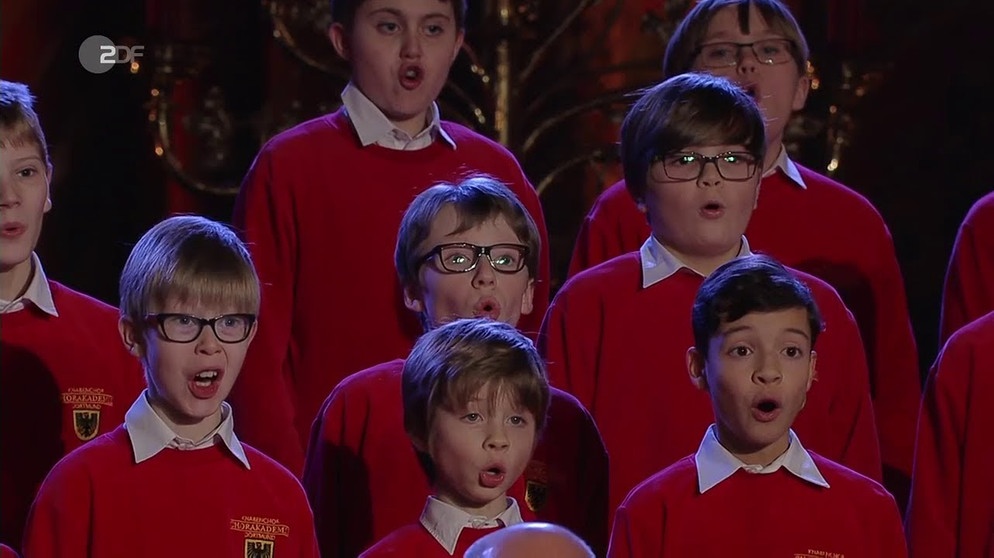 Knabenchor der Chorakademie Dortmund "O du fröhliche" @ Weihnachten mit dem Bundespräsidenten 2017 | Bildquelle: Chöre im TV (via YouTube)