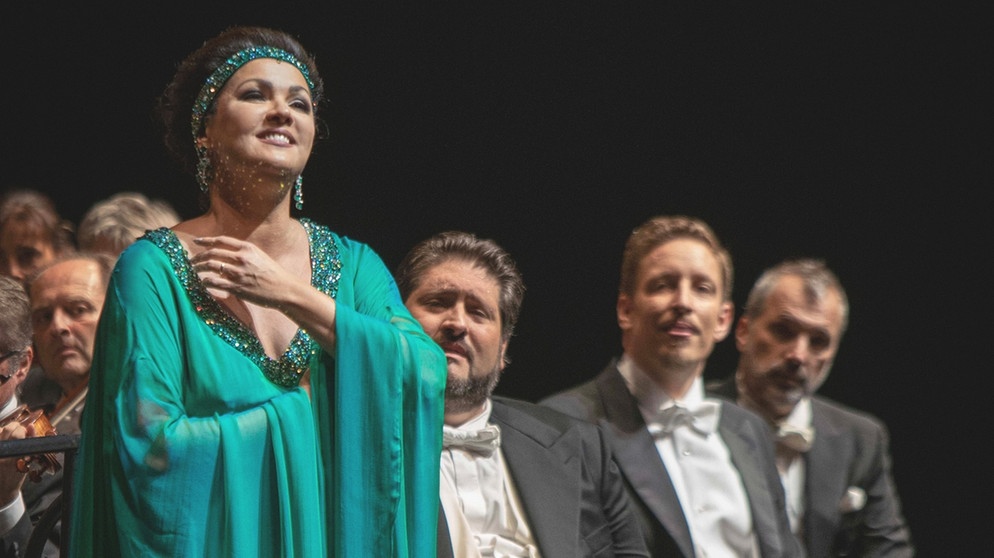 Kritik – Cileas "Adriana Lecouvreur" Konzertant Mit Anna Netrebko ...