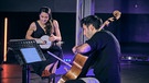 Kian Soltani (Violoncello) und Vivi Vassileva (Percussion) spielen Citarruni aus dem Taranta Projekt für Cello und Perkussion von Giovanni Sollima bei der SWEET SPOT Sommersession in der Tonhalle München. | Bild: Alescha Birkenholz