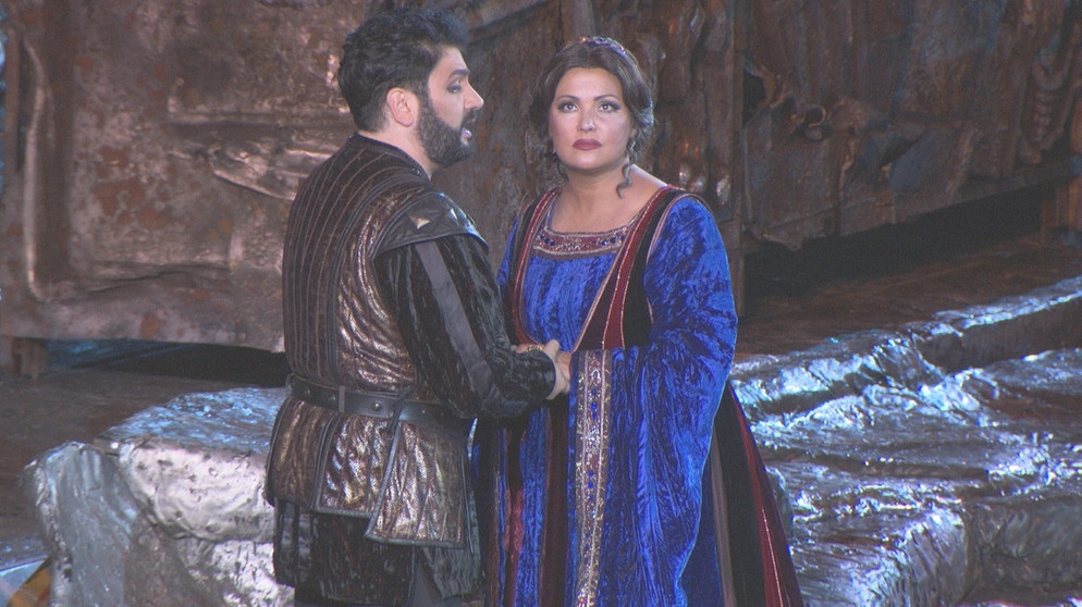 Yusif Eyvazov und Anna Netrebko als Manrico und Leonora in Il Trovatore von Verdi in der Arena von Verona, 2019. | Bildquelle: BR